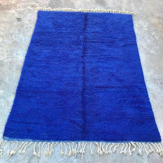 Authentiek tapijt van puur wol, traditioneel Majorelle-blauw, 150/250 cm – Alberto Bazzani (photo 7 of 9)