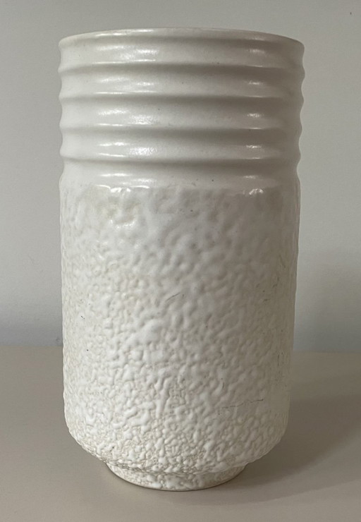 Vase vintage en faïence blanche