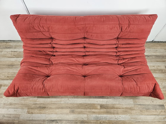 Image 1 of Togo Sofa van Michel Ducaroy voor Ligne Roset in rode stof