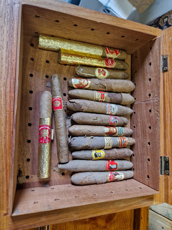 Image 1 of Belle ancienne boîte à cigares avec son contenu