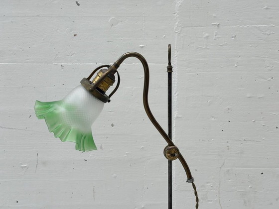 Image 1 of Art Nouveau table lamp made of brass and frosted glass, circa 1910