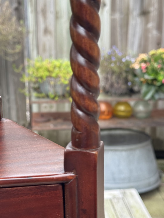 Image 1 of Table d'appoint en teck fin – une sculpture fonctionnelle