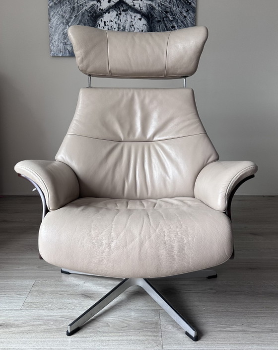 Conform Air Design Armchair – Wood, Leather (photo 3 of 9)