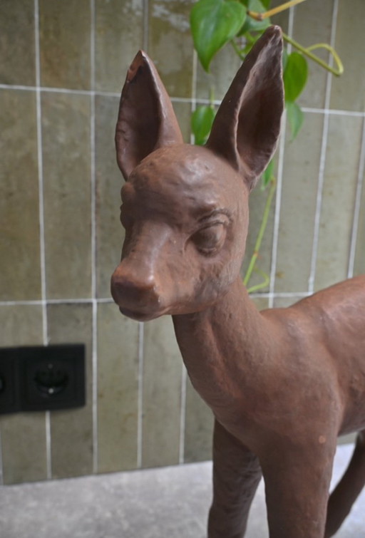 Grand cerf en céramique marron