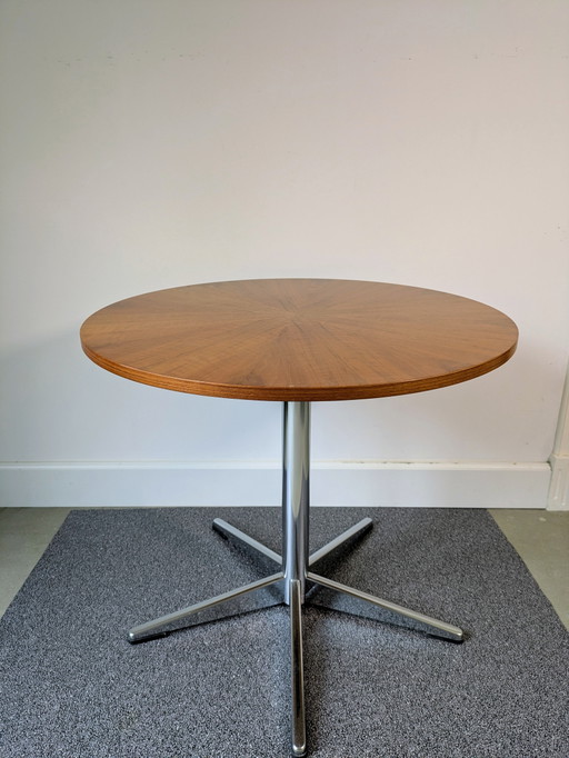 Vintage design koffietafel rond hout