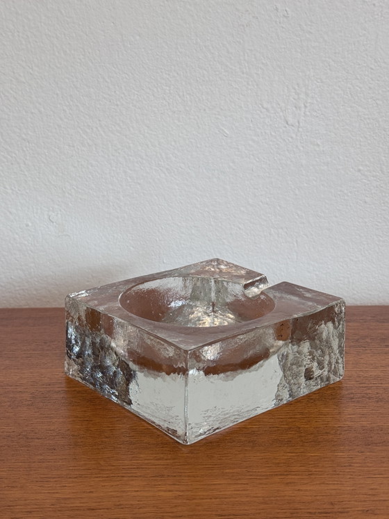 Image 1 of Vintage brutalist asbak / schaal blok glas 