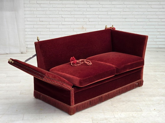 Image 1 of Deense tweezitsbank met neerklapbare armleuningen in Spaanse stijl, jaren 70, bekleed met velours.