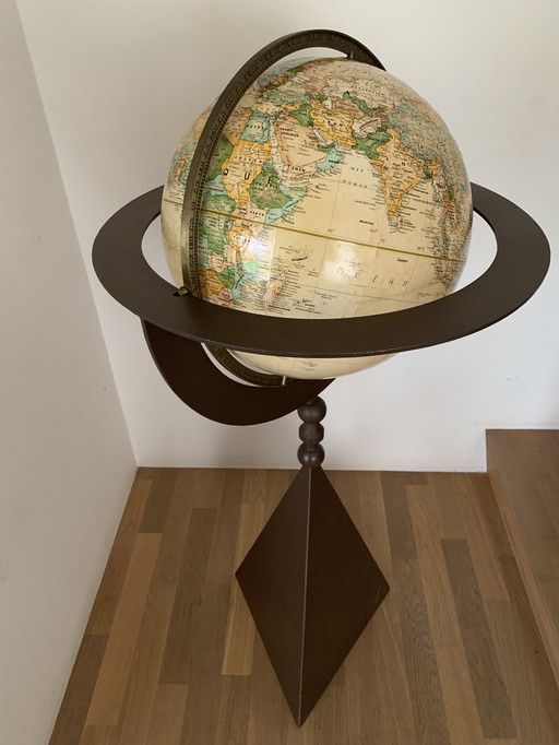 Replogle Globe On Foot