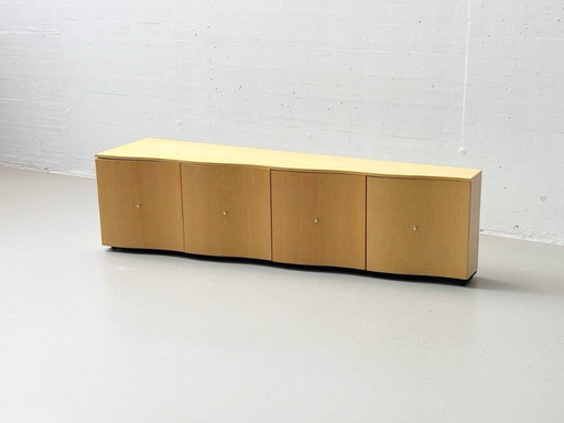 Mueble bajo ondulado de Punt Mobles, Valencia, años 90