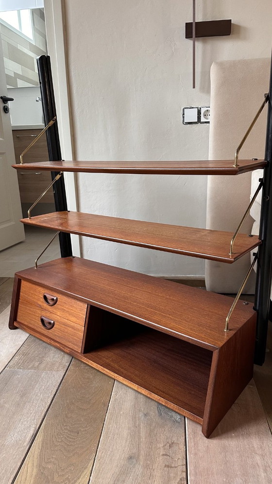 Mobile a parete in legno con cassetti e mensole, Louis van Teeffelen, Scaffali a muro, Metallo, Marrone (foto 2 di 8)