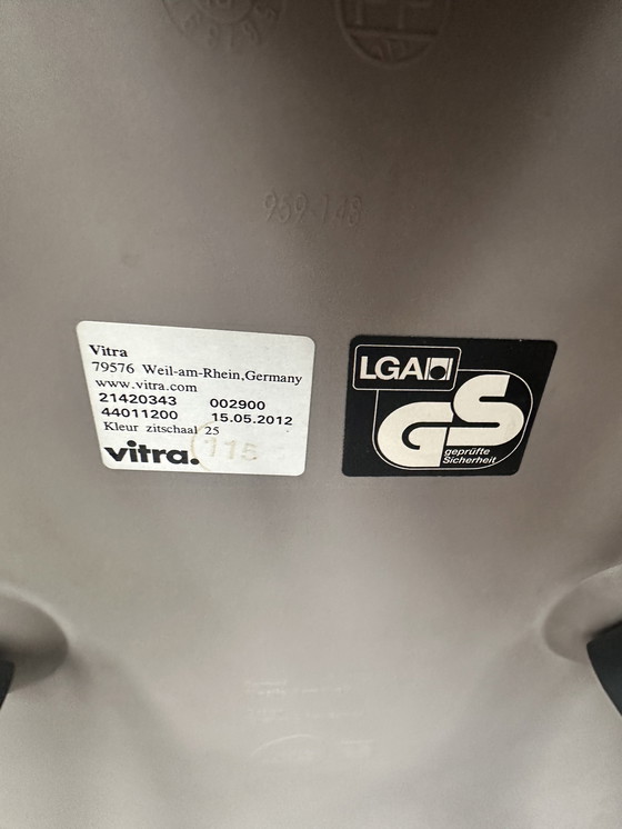 Image 1 of Silla Vitra Eames DAW