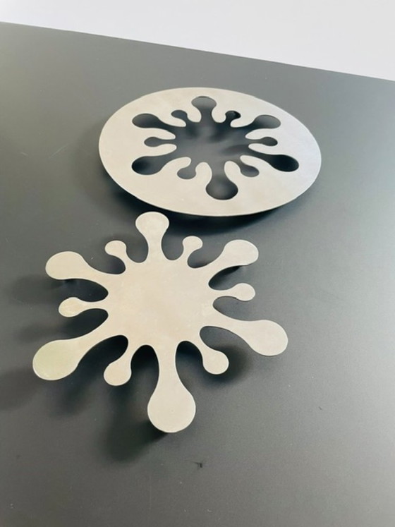 Image 1 of Set di 2 sottobicchieri vintage in metallo – iconico design retrò