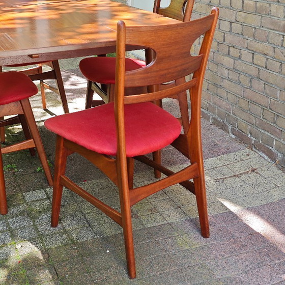 Image 1 of Set da pranzo vintage con 4 sedie e tavolo allungabile.
