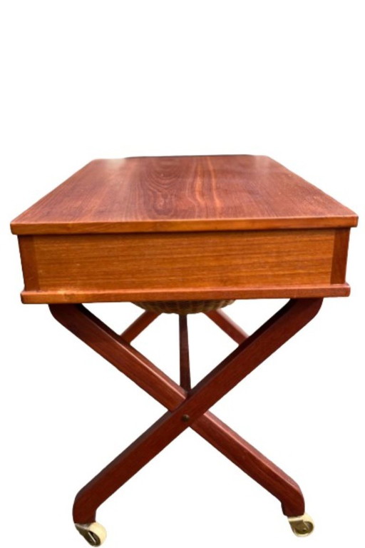 Dänischer Vintage-Nähmaschinenschrank / Design / Beistelltisch, Schrank