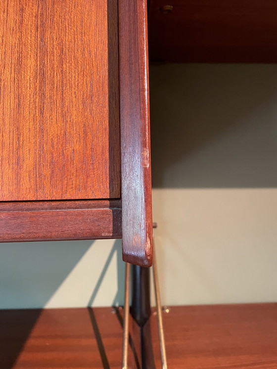 Image 1 of Mueble alto Louis van Teeffelen