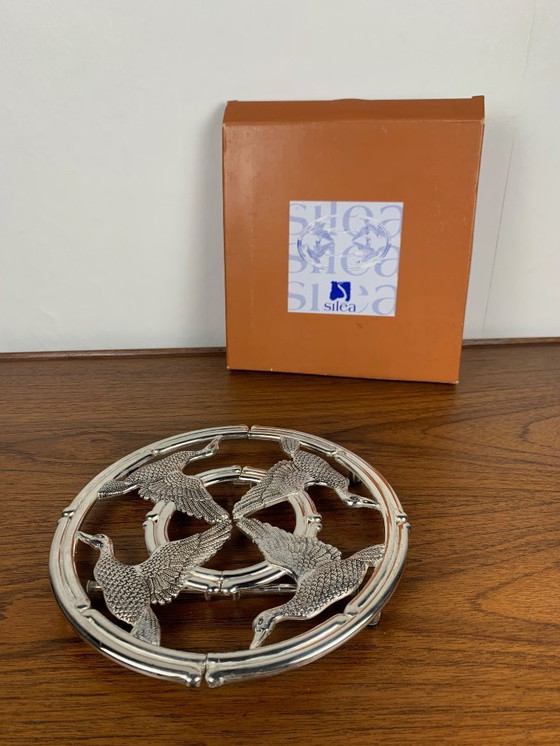 Image 1 of Silver-colored metal trivet, SILEA, goose motif