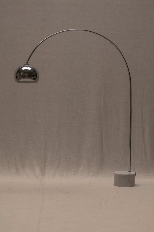Lampadaire "Arc" de l'ère spatiale circa 1970