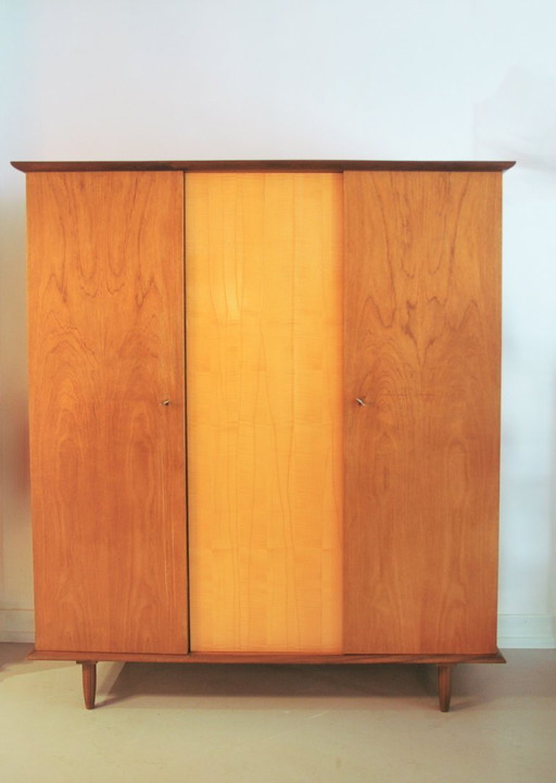 vintage jaren '6o kledingkast