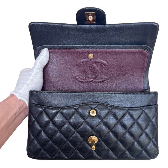 Chanel classic flap medium – Crossbody bags, Lambskin (photo 23 of 28)
