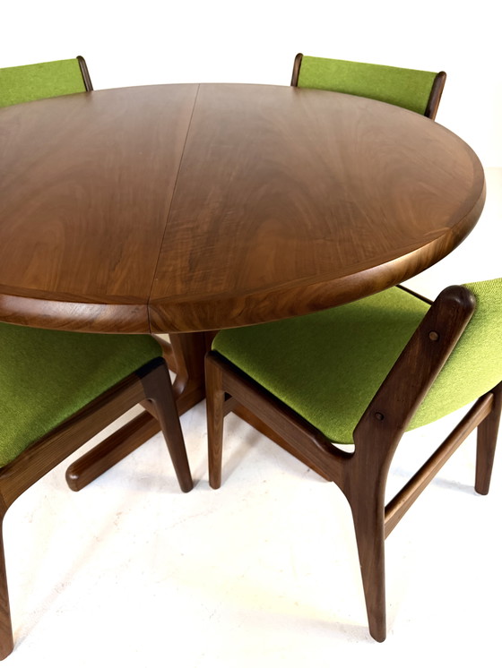 Image 1 of Vintage verlengbare Deense teakhouten eettafel ‘60