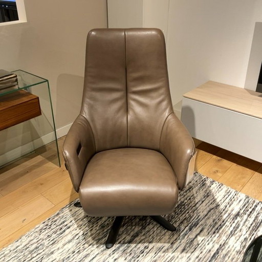 The Future V1 - medium recliner