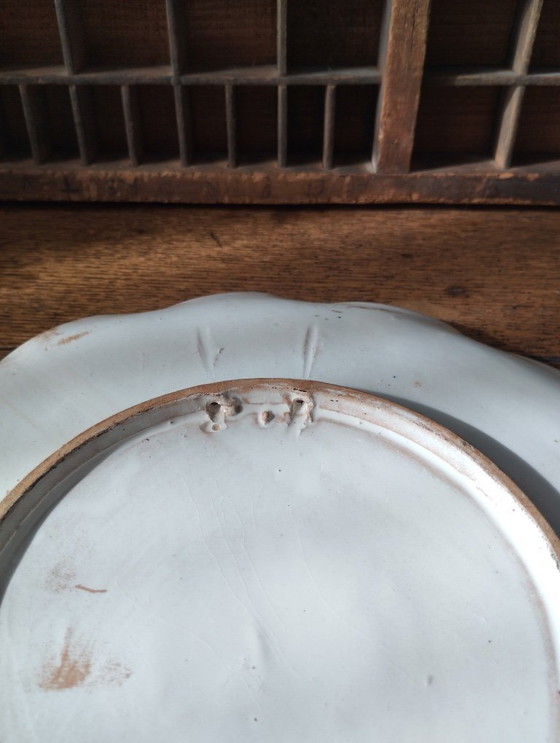 Image 1 of Antieke decoratieve aardewerken schaal