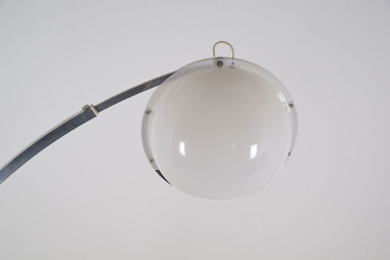 Italian Arc Floor Lamp by Harvey Guzzini, 1970s – Floor lights, Aluminium (photo 5 of 8)