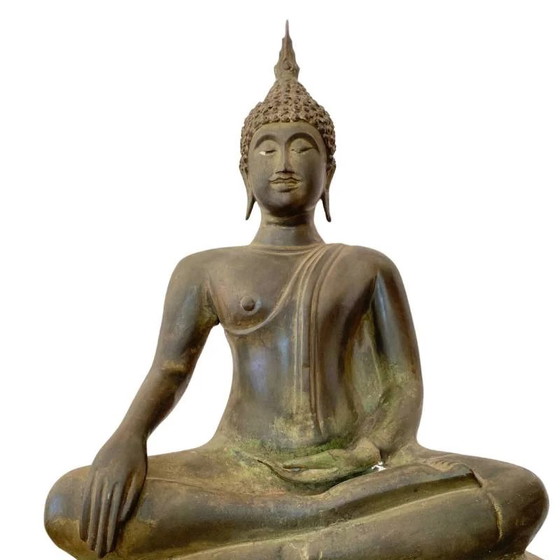 Gran estatua de Buda sentado en bronce – Tailandia, ca. 1500–1650 (Lote 161) – Esculturas, Bronze, Gold (photo 10 of 24)