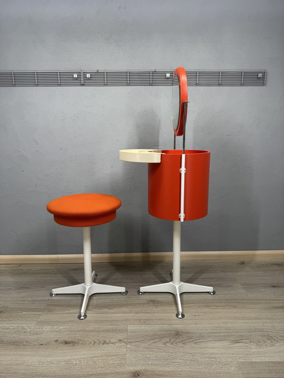 Image 1 of Tocador retro de la era espacial con taburete – Diseño Bremshey – Años 70