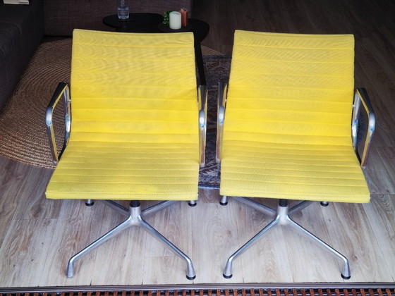 Image 1 of 2x Vitra Eames EA108 in Hopsakgelb