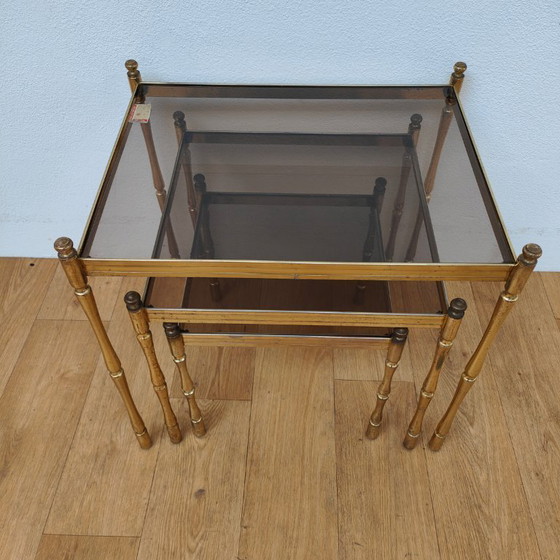 Image 1 of Tables gigognes de style Régence, imitation bambou, style Hollywood vintage.