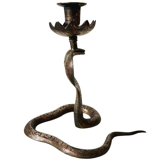 Image 1 of Vintage mid-century Indiaanse messing Cobra slang kandelaar 1970's