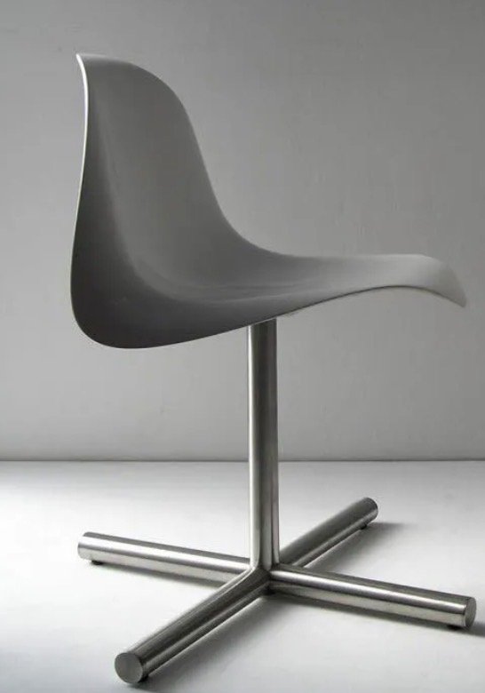 Sedia Ycami Valeria di Büro Für Form – Design iconico della campagna Madonna H&M – Sedie girevoli, Metal (photo 3 of 5)
