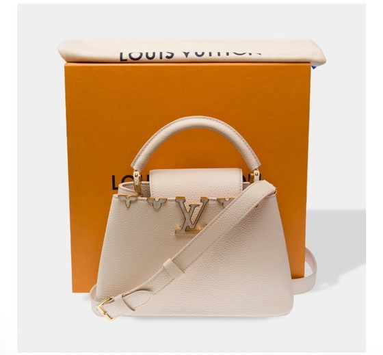 Image 1 of Sac LOUIS VUITTON Capucines en Cuir Rose - 103496