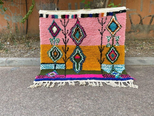 Handmade Moroccan Wool Rug: Tribal Geometric Design with Tassels