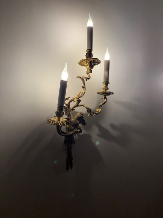 Verzierte goldene dreiarmige Wandleuchte, Wandleuchten, Metall, Classicisme (Foto 4 von 5)