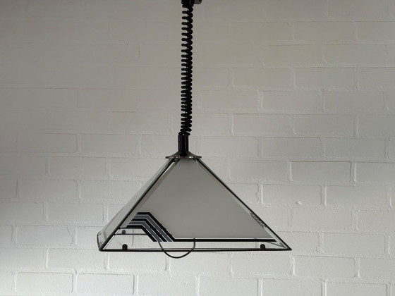 Image 1 of Lámpara colgante de estilo moderno de mediados de siglo | Años 80 | Pirámide
