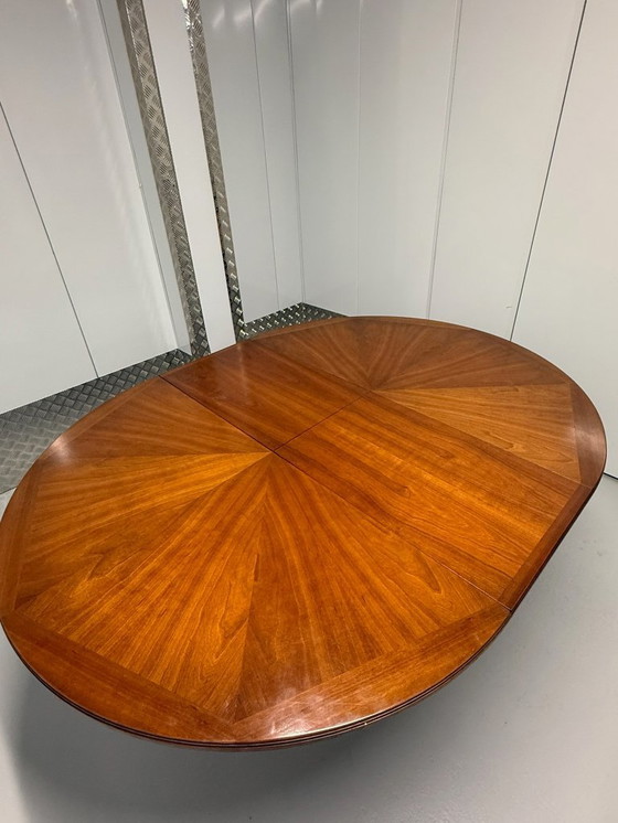 Image 1 of Ausziehbarer runder Esstisch im Art-Deco-Stil mit Sonnenmusterfurnier