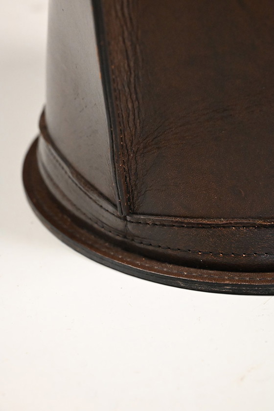 Image 1 of Papelera de cuero