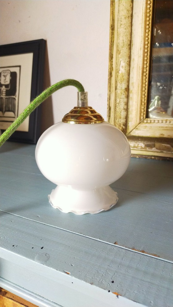 Lámpara de mesa de opalina blanca, Le siècle des Lmumières, Lámparas de mesa, Vidrio, Metal, Dorado (foto 3 de 8)