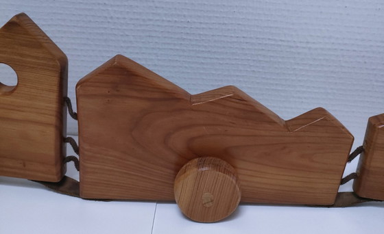 Image 1 of Escultura articulada de cocodrilo de madera maciza