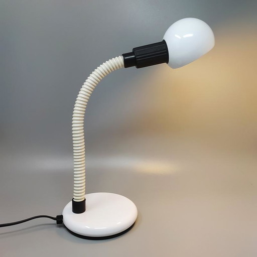 Veneta Lumi White Table Lam-p