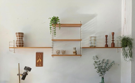 Sistema a parete svedese vintage, scaffali a muro Nisse String, originale