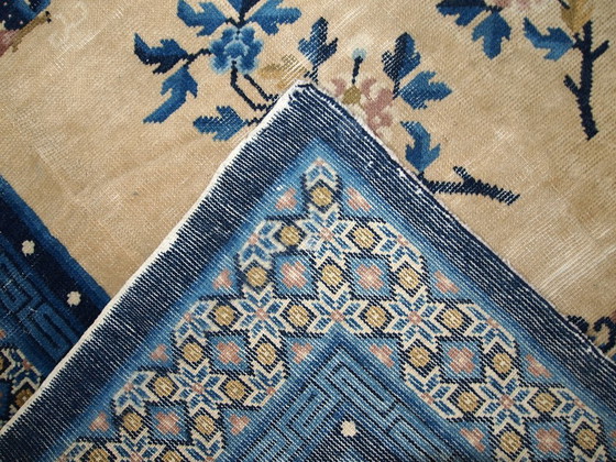 Image 1 of Tapis chinois ancien de Pékin, fait main, 128 cm x 195 cm (4,2 pi x 6,3 pi), 1880 - 1C275