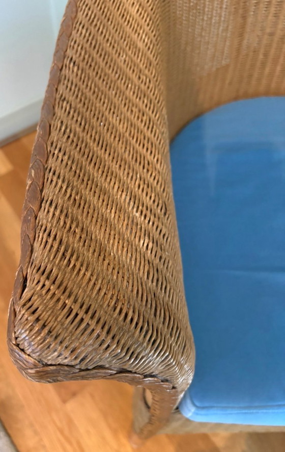 Vier Lloyd Loom Chairs und ein Hocker – Esszimmerstühle, Papier (photo 6 of 6)