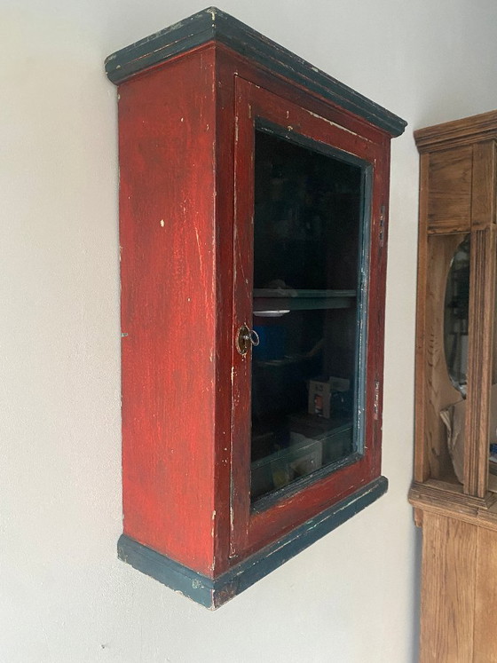 Image 1 of Wandschrank mit Glasfront im Stil eines Kuriositätenkabinetts