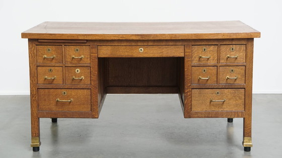 Image 1 of Antiker Art Deco Schreibtisch aus dem frühen 20. Jahrhundert aus Eichenholz im Stil der Amsterdamer Schule