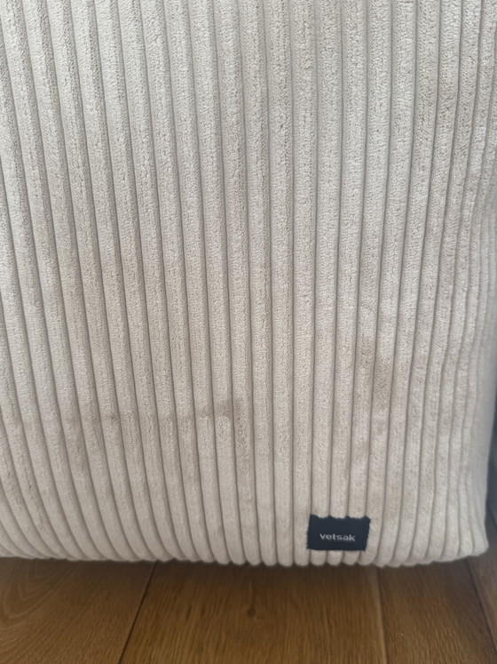 Image 1 of Canapé Vetsak en velours côtelé couleur sable en parfait état