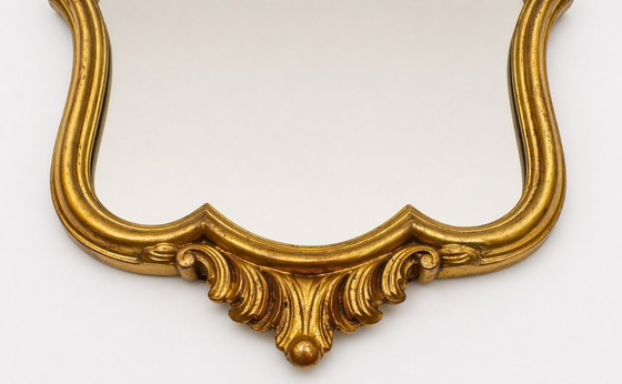 Image 1 of Vergoldeter Wandspiegel im Stil Louis XV, Rocaille-Muscheldekor, um 1960