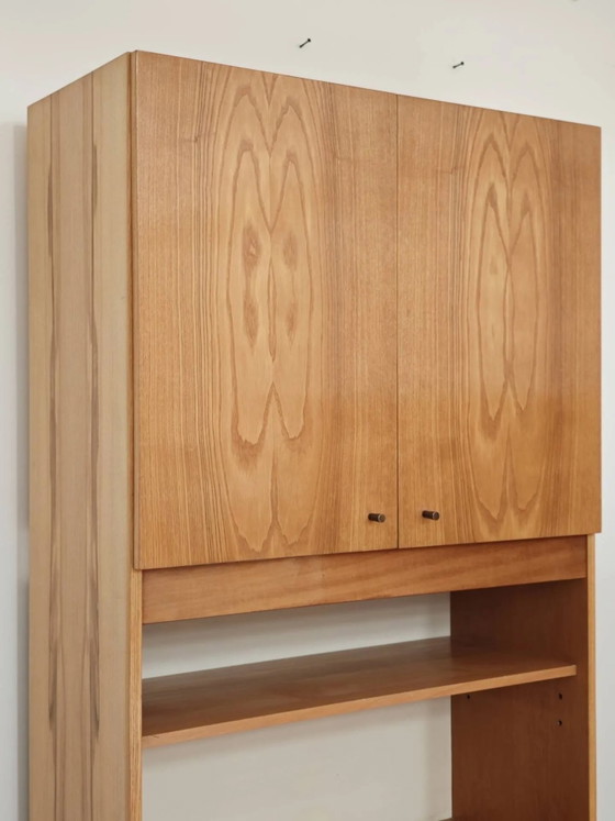 Antiker hoher Fernsehschrank, Kommodenschrank von Drevotex Zamberk. – Vitrine, Wood, Mid Century Modern (photo 3 of 22)